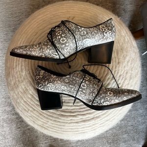 Stuart Weitzman menswear shoes never worn size 10